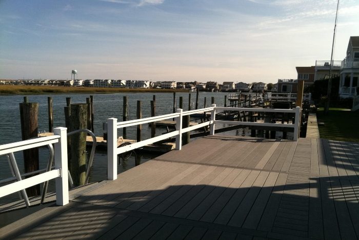 vinyl railing gallery9 resize (1)